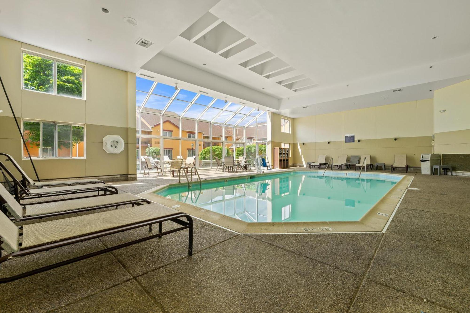 Chicago Club Inn & Suite Oakbrook Terrace Exterior foto