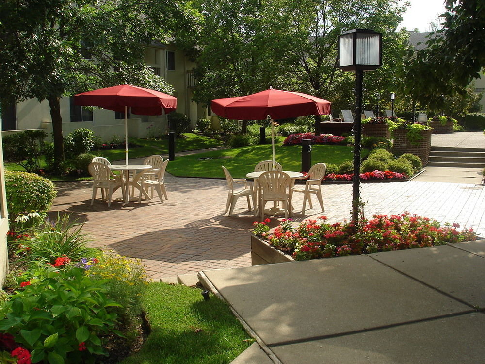 Chicago Club Inn & Suite Oakbrook Terrace Exterior foto